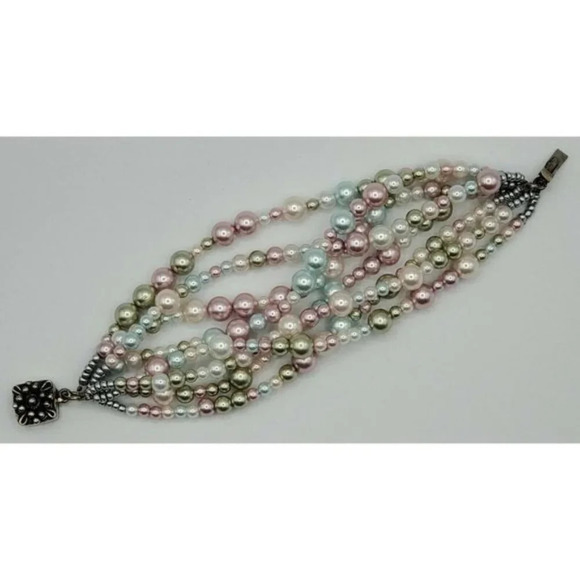 Vintage? Faux Pastel Pearls 8 Strand Bracelet Sterling ? Detail Clasp - Picture 5 of 8